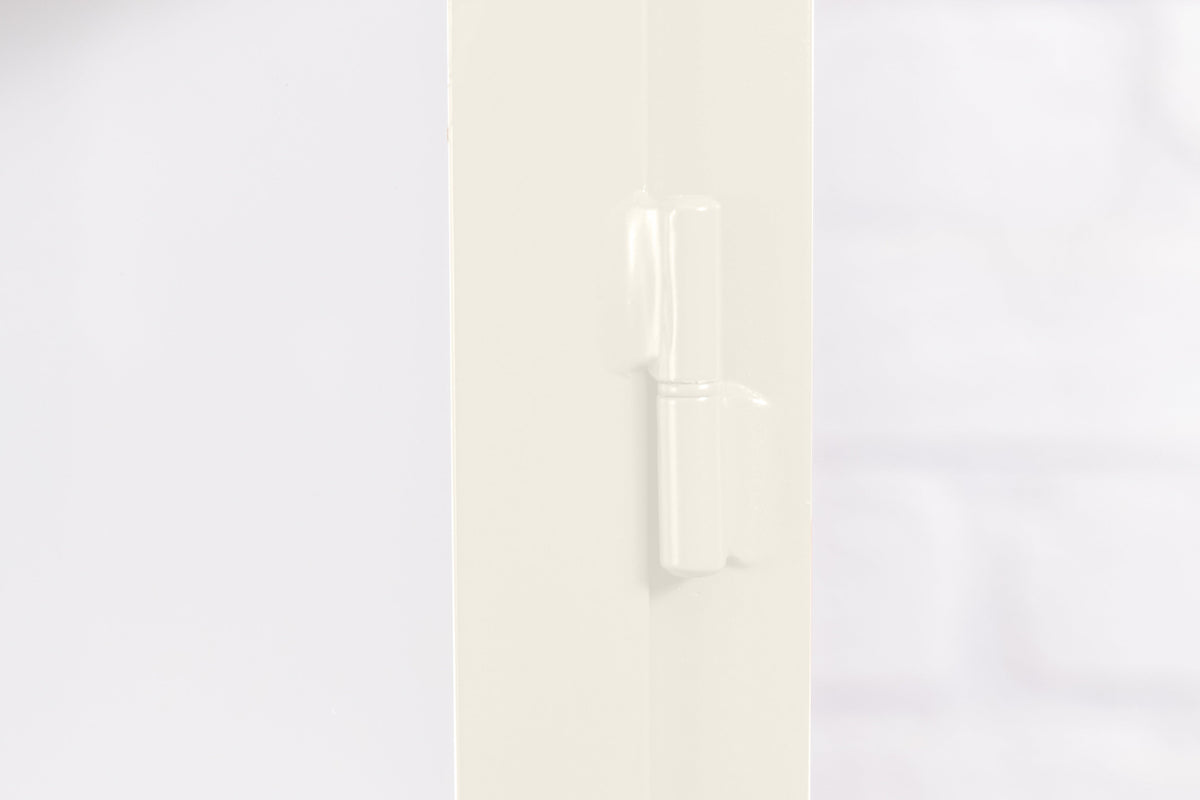 #color_pure-white