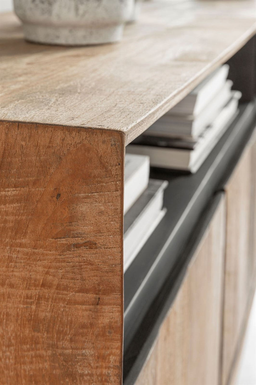 Dresser Metropole