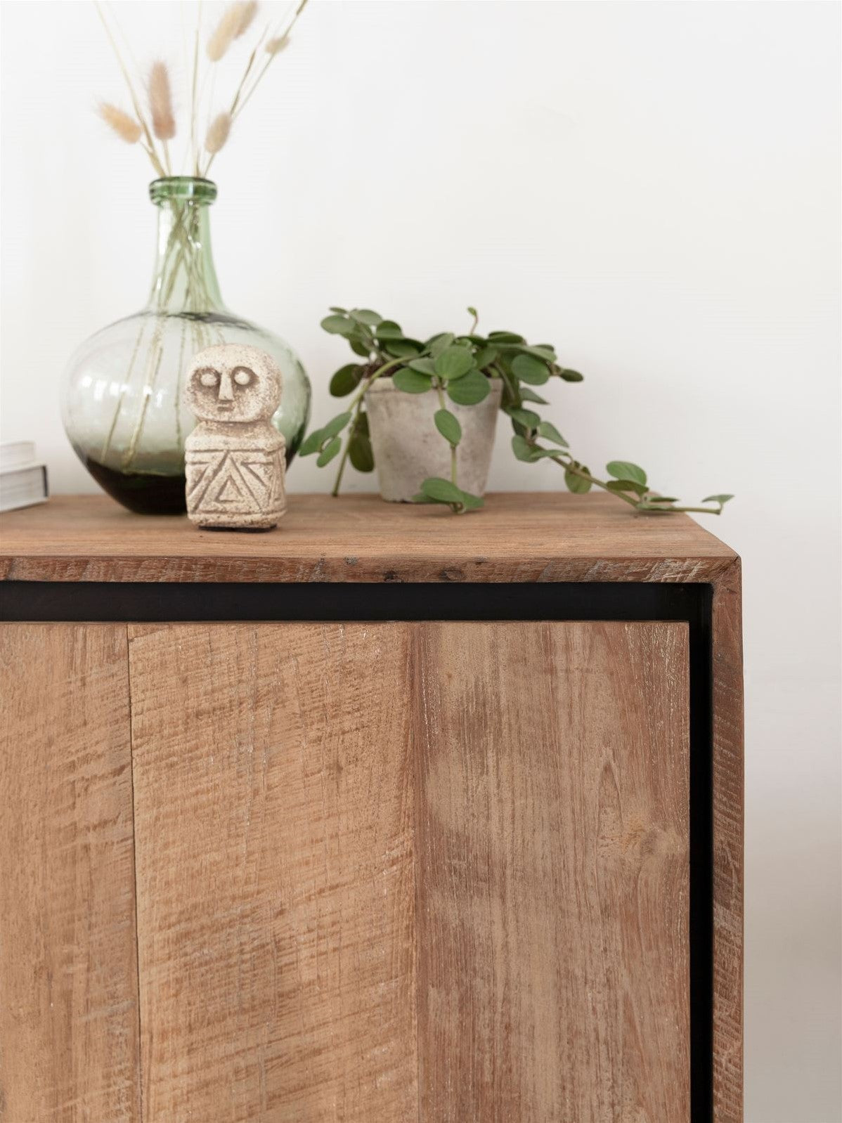 Dresser Metropole