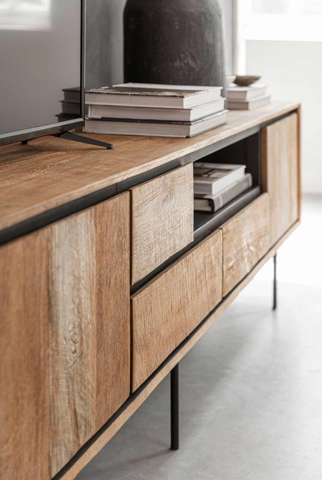 TV Stand Metropole